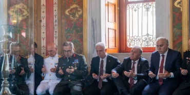 Fatih Sultan Mehmet Han’ın fethin 572’inci yıldönümünde kabri başında dualarla anıldı