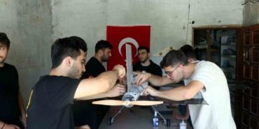 Daha önce böylesini görmediniz: Düğün konvoyunun önünü İnsansız Hava Aracı ile kestiler