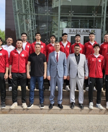 Gölcük Belediyespor Voleybol Takımının hedefi Türkiye şampiyonası