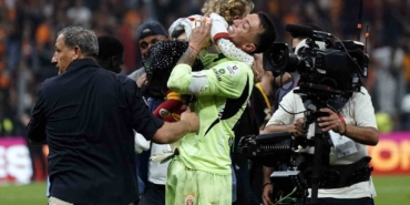 Galatasaray şampiyonluğu taraftarı önünde kutladı