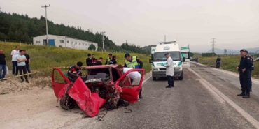 Bilecik’te 2 otomobil kafa kafaya çarpıştı: 3 ölü, 1 yaralı