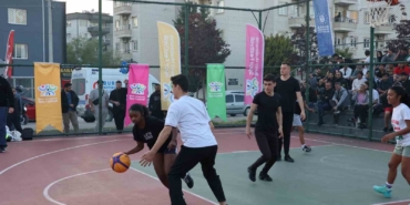 Bursa Uluslararası Spor Festivali’nde sokak basketbolu heyecanı