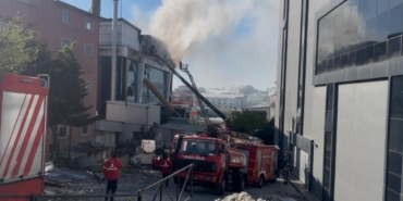 Esenyurt’ta 4 katlı bir tekstil fabrikasında korkutan yangın