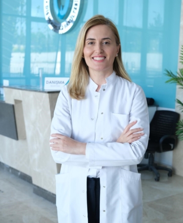 Sigara her nefeste dişleri içten çürütüyor