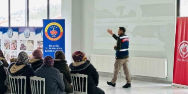 Dodurga’da ’Ailenin Önemi’, ’En İyi Narkotik Polisi Anne’ ve ’Kadına Yönelik Şiddetle Mücadele’ başlıklı eğitim