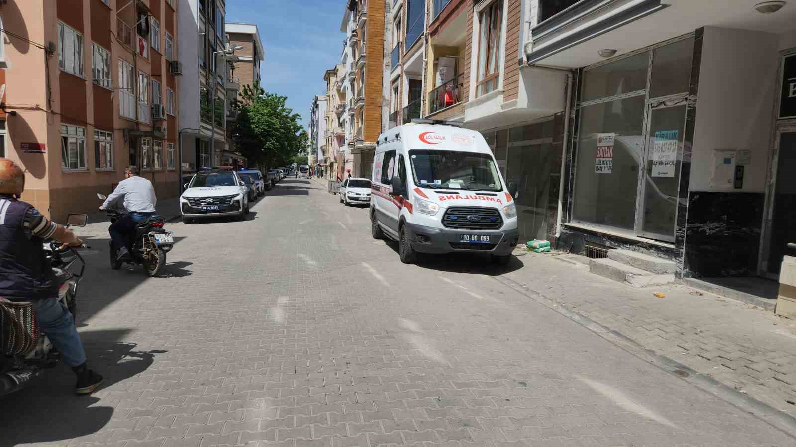 Edremit’te bıçaklı kavga: 2 yaralı