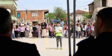 Güvenli trafiğin şartlarını ‘tebessümle’ öğrendiler