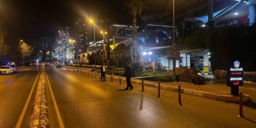 Küçükçekmece’de doğalgaz borusu kırıldı, AVM’dekiler panikle kaçtı