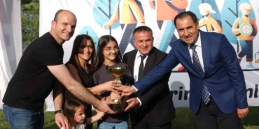 Terör gazisi Oryantiring Yarışması’nda kızıyla birinci oldu