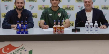 Bursaspor’da Ensar Duman profesyonel oldu