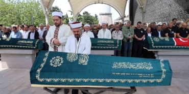 Yangında hayatını kaybeden Yazar Süha Oğuzertem son yolculuğuna uğurlandı