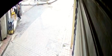 Fatih’te kuyumcu çalışanı pırlanta dolu poşeti çöpe attı, kağıt toplayıcısı bulup aldı