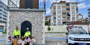 Minik öğrenciler polislik mesleğini yakından tanıdı