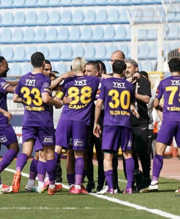 Trendyol Süper Lig: Eyüpspor: 2 - Antalyaspor: 0 (İlk yarı)