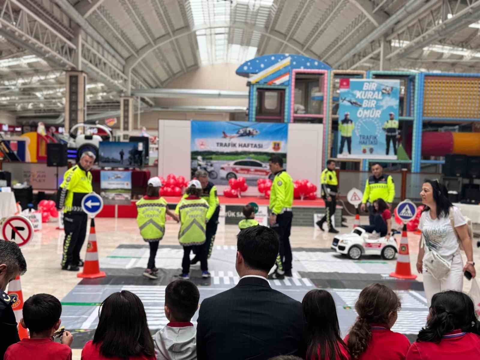 Kaymakam Kahraman trafik bilincine dikkat çekti