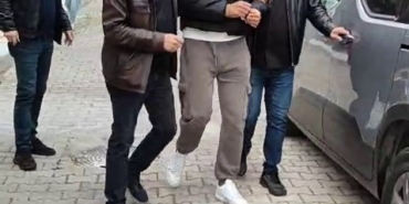 37 yıl 4 ay hapis cezasıyla aranan şüpheli, kız arkadaşıyla tatilde yakalandı
