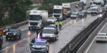 Anadolu Otoyolu’nda yağmur ile kazalar peş peşe geldi: Her iki istikamette de trafik aksadı