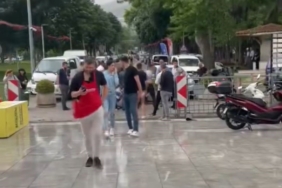 Bursa’da fırtına reklam panosunu uçurdu: Bir kişi yaralandı