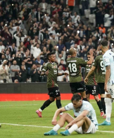 Trendyol Süper Lig: Beşiktaş: 4 - Adana Demirspor: 1 (Maç sonucu)