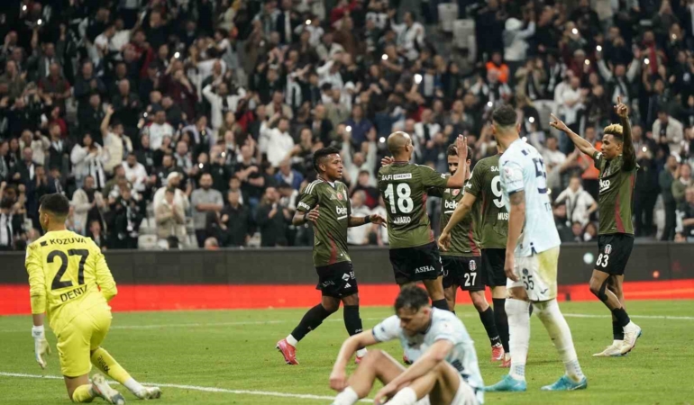 Trendyol Süper Lig: Beşiktaş: 4 - Adana Demirspor: 1 (Maç sonucu)