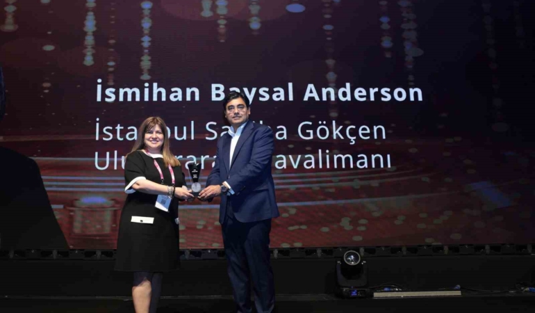Üretken Yapay Zeka Asistanı SAVVy, İstanbul Sabiha Gökçen’e Yılın En İyi CIO’su ödülünü getirdi