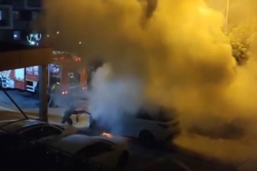 Silivri’de park halindeki araçta yangın paniği