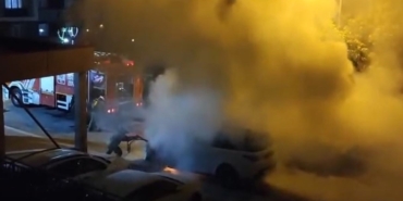 Silivri’de park halindeki araçta yangın paniği