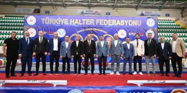 Naim Süleymanoğlu Spor Kompleksi’nde halter rüzgarı