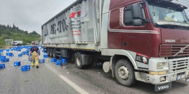 Balıkesir-Bursa yolunda iki tır çarpıştı