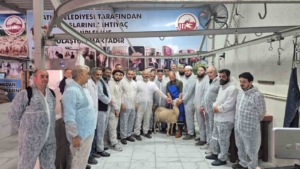 Fatih Belediyesi, vatandaşlara "Sertifikalı Kurban Kesim Elemanı Eğitimi" verdi