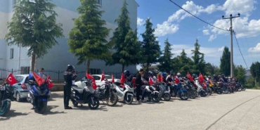 Fark edilmek ve kask kullanımına dikkat çektiler