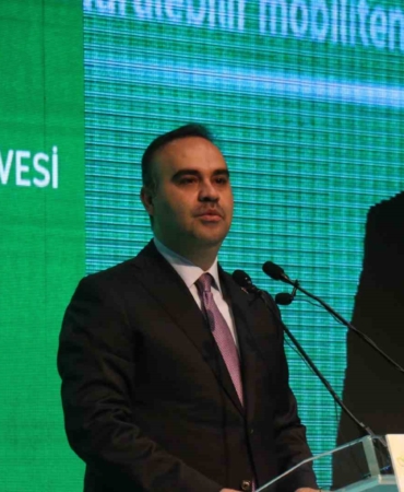 Sanayi ve Teknoloji Bakanı Kacır: "2030’a kadar seviye 3 yerli otonom aracın ülkemizde üretilmesini hedefliyoruz"