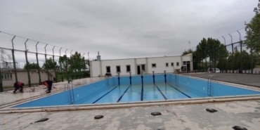 Karacabey Belediyesi yüzme havuzunu yaza hazırlıyor