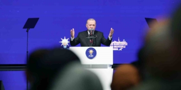 Cumhurbaşkanı Erdoğan’dan Özgür Özel’e tepki: "Suç örgütünün posta güvercini gibi hareket ediyor"
