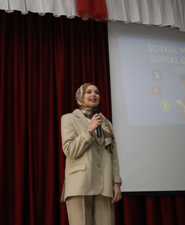İnegöl’deki Öğrencilere "Dijital Güvenlik" Semineri