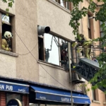 Beyoğlu’nda 6 katlı binada yangın paniği: Mahsur kalan 2 kişi kurtarıldı