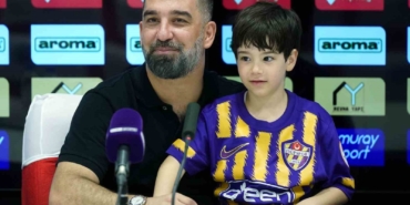 Arda Turan: "Önümüzde yurt dışından 4 teklif var"