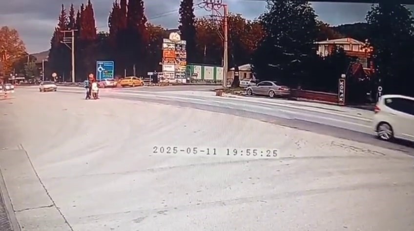 Sakarya’da ticari taksi ve otomobil çarpıştı: 6 yaralı