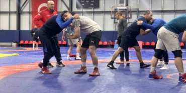 Türkiye İşitme Engelliler Güreş Milli Takımı, Yalova’da kampa girdi