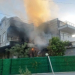 Ayvalık’ta bir villanın garajında park halindeki araçta çıkan yangın eve sıçradı