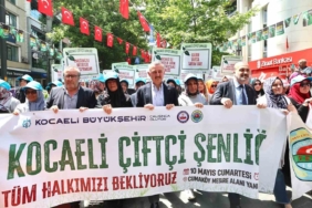 Çiftçilerin korteji renkli görüntülere sahne oldu