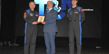 Astronot Alper Gezeravcı, seyir defterini Kıbrıs’la paylaştı