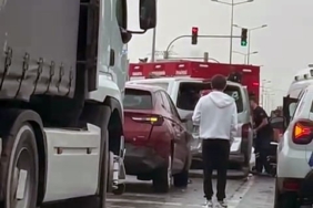 Sakarya’da SUV tarzı araç ile minibüs çarpıştı: 1 yaralı