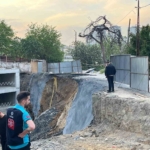 Gaziosmanpaşa’da inşaat çalışması sırasında yol çöktü