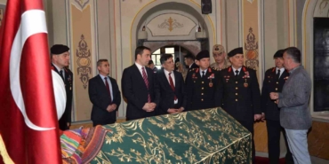Jandarma Genel Komutanı Orgeneral Ali Çardakçı, Ertuğrul Gazi Türbesi’nde dua etti