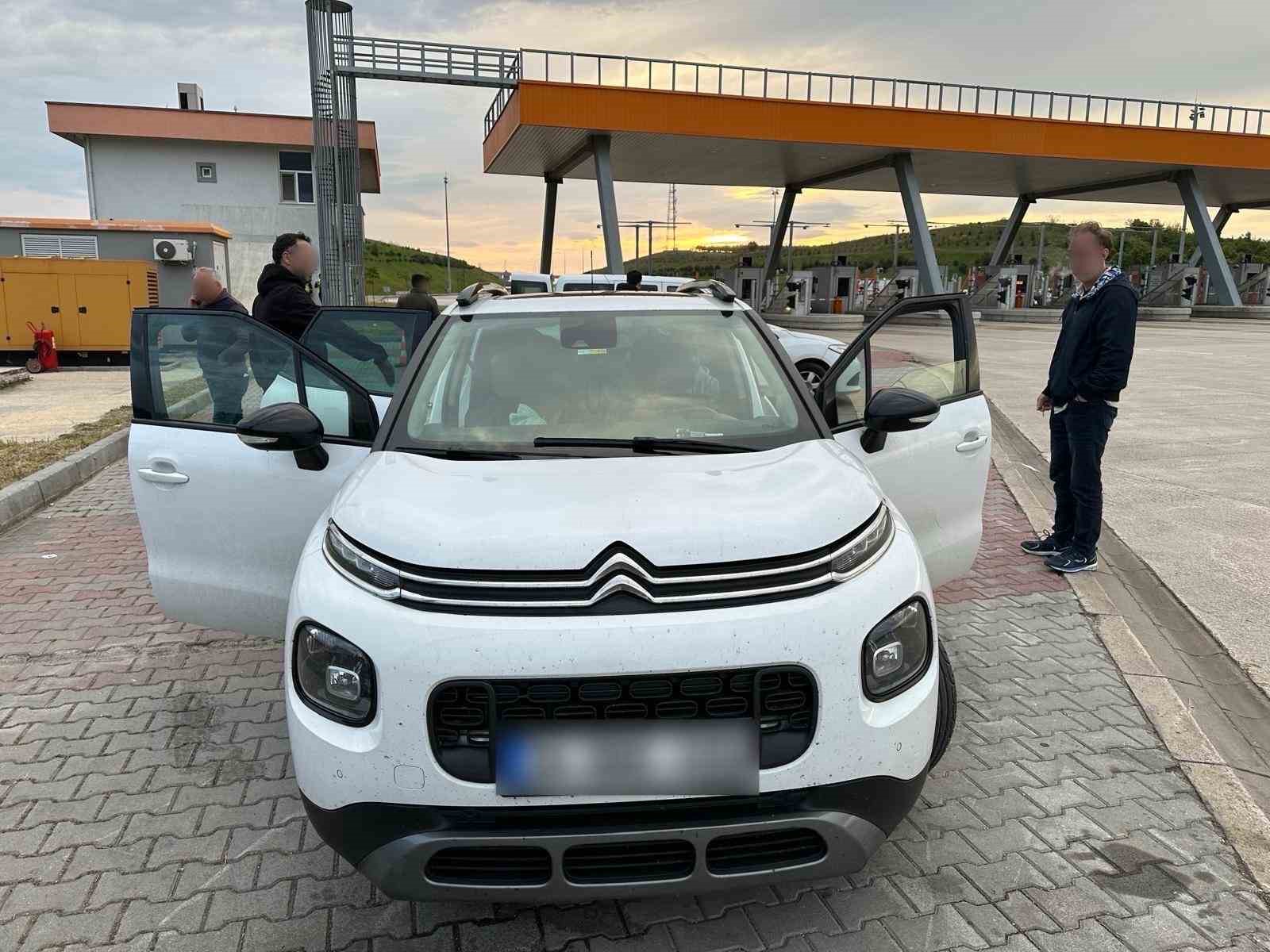 Düzensiz göçmenleri yasa dışı yollarla taşıyan organizatör yakalandı