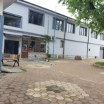 Tabela takarken düşen din görevlisi yaralandı