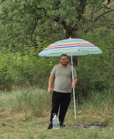 Hasköy’de yarım asırlık gelenek: Mangalları şemsiye ile korudular
