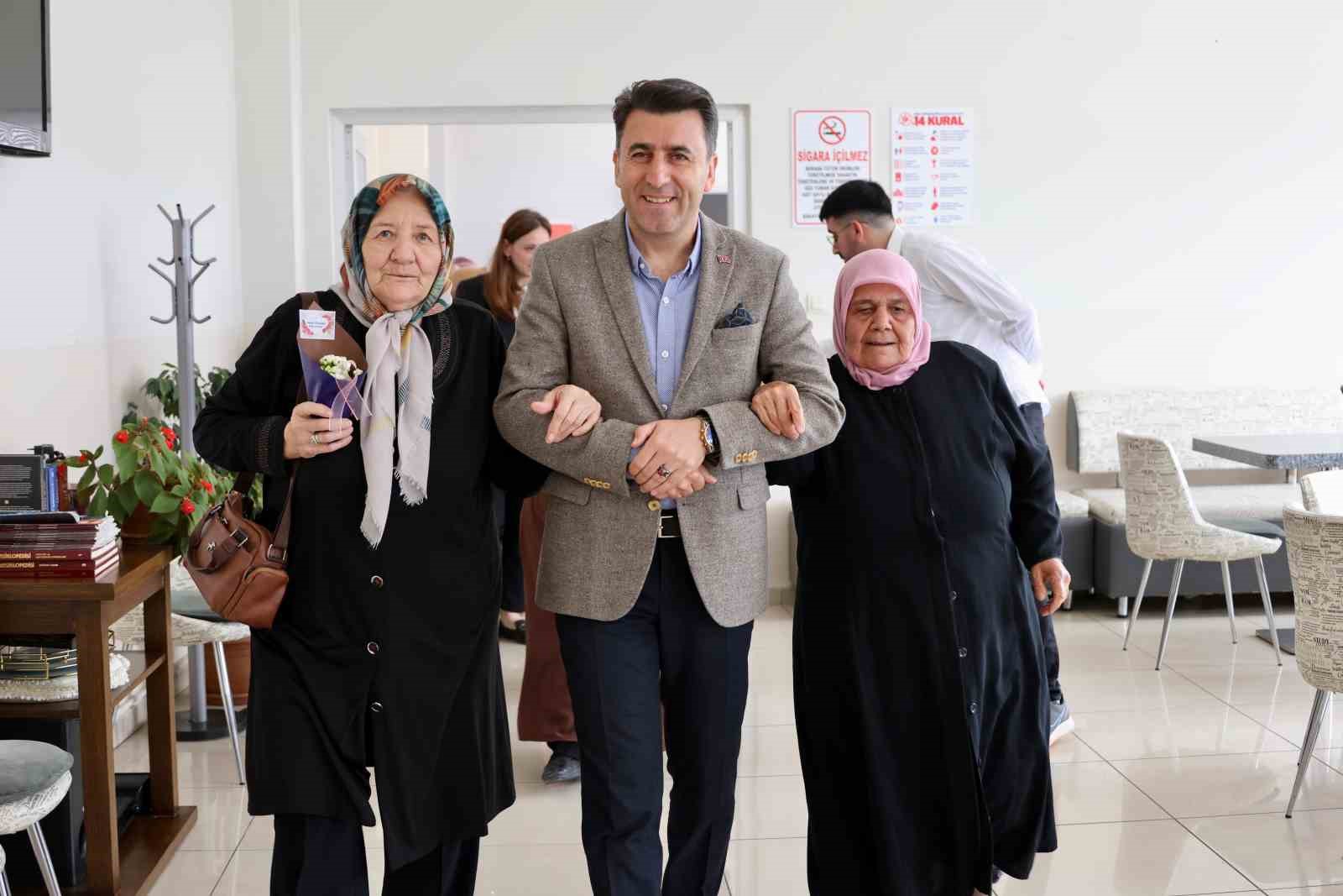 Şehit anneleriyle anlamlı buluşma