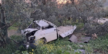 Hurdaya dönen kamyonetten sağ çıktı